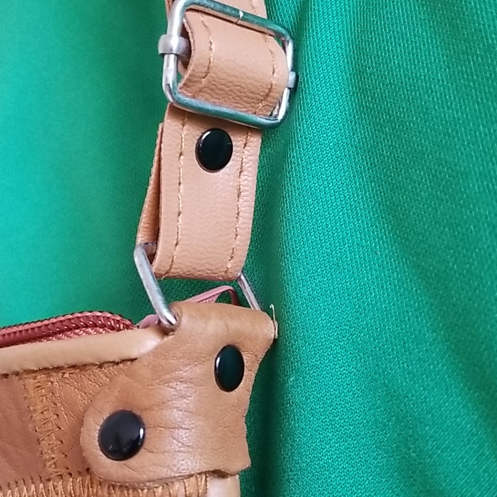 Geuine Leather🌴🌻 - Picture 7 of 8